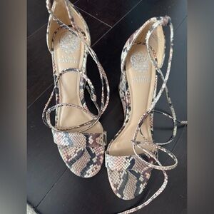 Vince Camino snake wedges